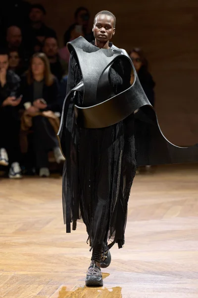 Look 13